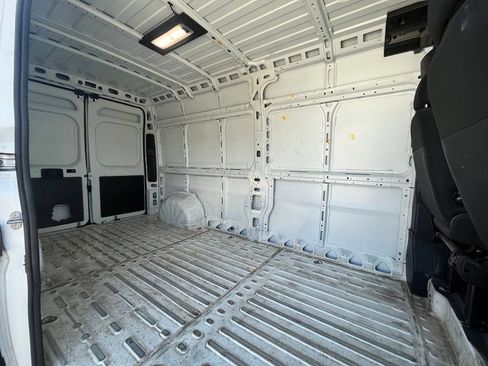 Used 2025 RAM ProMaster 2500 w/ Convenience Group FWD image 7
