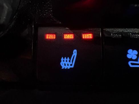 Used 2023 Toyota Tundra Platinum image 6