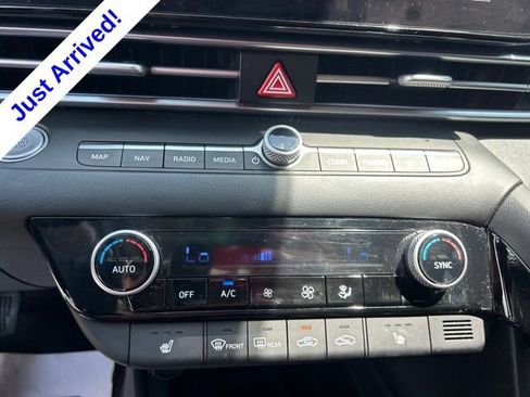 Used 2024 Hyundai Elantra Limited FWD image 25