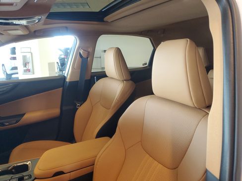 Used 2025 Lexus NX 250 FWD w/ Towing Package (2000 Lbs) image 22