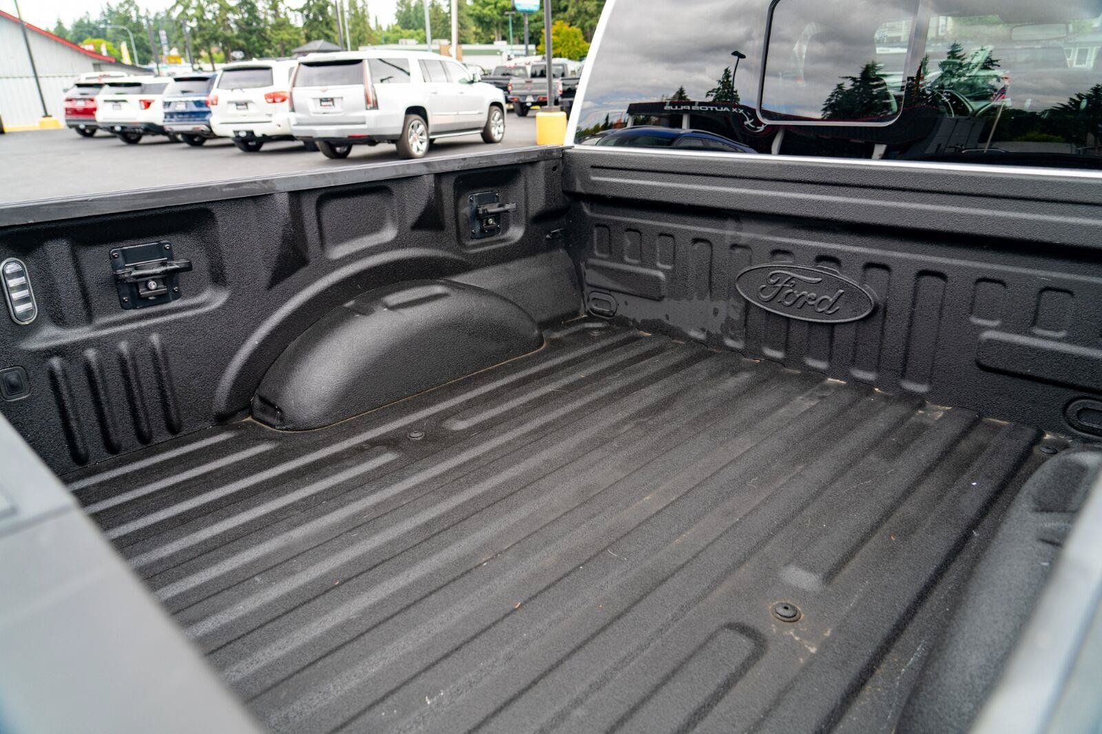 Used 2018 Ford F150 Raptor w/ Equipment Group 802A Luxury AWD/4WD image 27