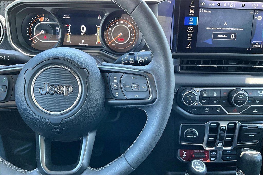 Certified 2025 Jeep Wrangler Unlimited Rubicon w/ Convenience Group AWD/4WD image 7