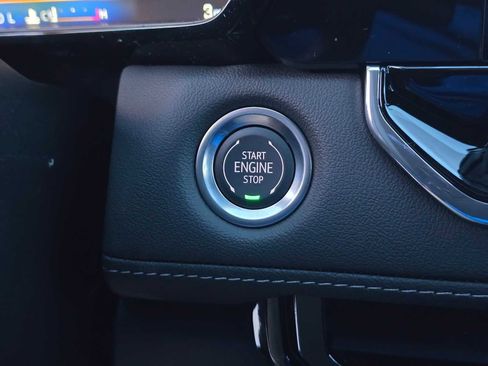 New 2024 Chevrolet Colorado LT w/ LT Convenience Package II image 29