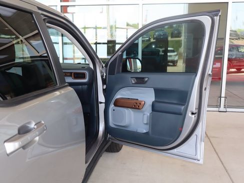 Used 2023 Ford Maverick Lariat w/ Lariat Luxury Package AWD/4WD image 39
