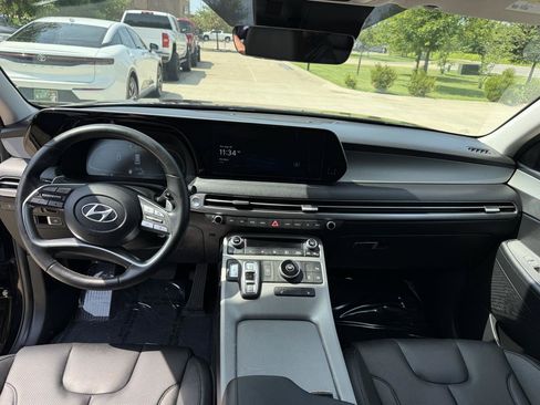 Used 2023 Hyundai Palisade SEL FWD image 11