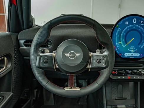 Used 2025 MINI Cooper S FWD image 23