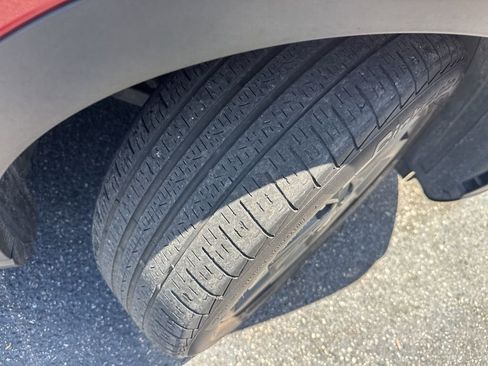 Used 2023 Hyundai Venue Limited image 12