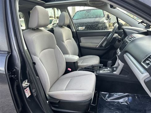 Used 2017 Subaru Forester 2.5i Premium w/ All-Weather Package image 14