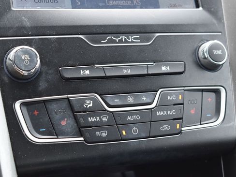 Used 2019 Ford Fusion SEL AWD/4WD image 13