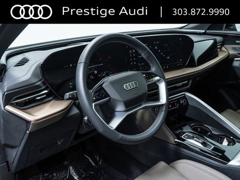 Used 2025 Audi Q5 Premium Plus w/ Premium Plus image 14