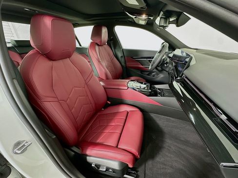 Used 2025 BMW 530i w/ Premium Package image 29