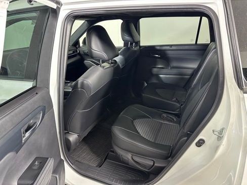 Used 2023 Toyota Highlander XSE AWD/4WD image 17