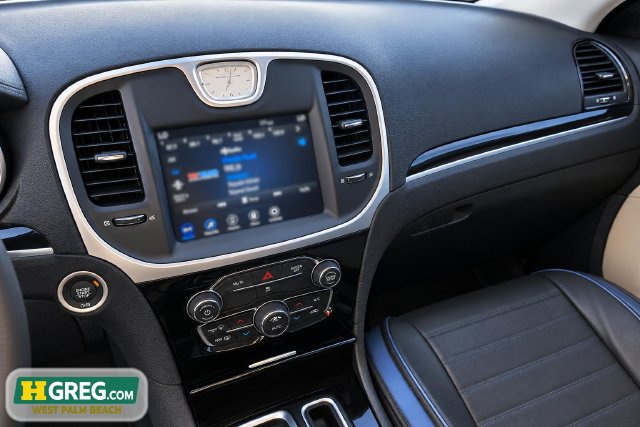 Used 2023 Chrysler 300 Touring w/ Sport Appearance Package RWD image 14