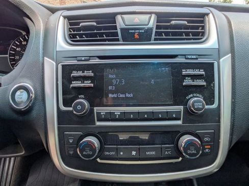 Used 2017 Nissan Altima 2.5 SL FWD image 16