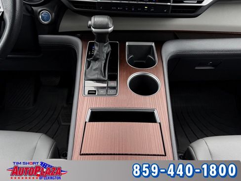 Used 2024 Toyota Sienna XLE FWD image 14