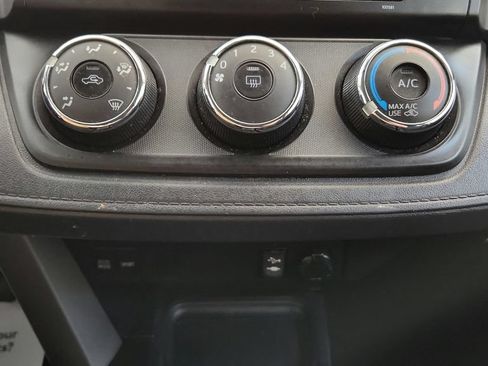 Used 2016 Toyota RAV4 LE AWD/4WD image 33