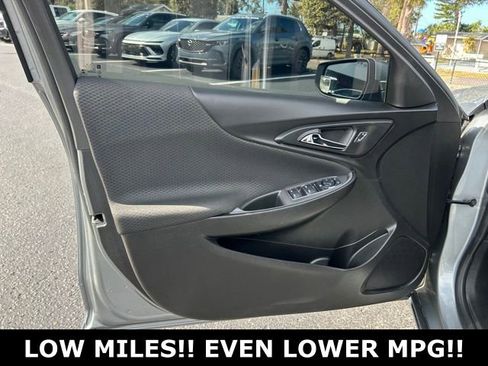 Used 2024 Chevrolet Malibu LT image 12