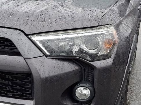 Certified 2019 Toyota 4Runner TRD Off-Road image 9