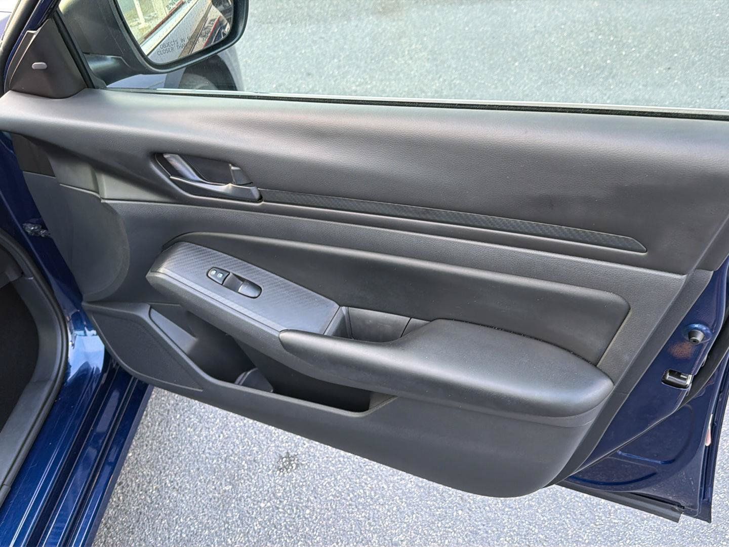 Used 2024 Nissan Altima 2.5 S FWD image 14