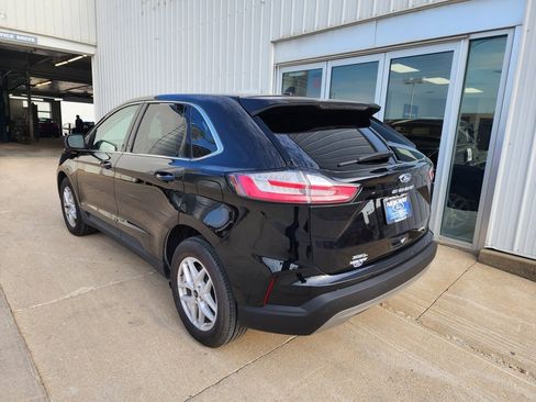Used 2023 Ford Edge SEL image 3