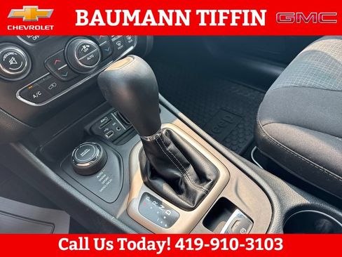 Used 2016 Jeep Cherokee Latitude w/ Comfort & Convenience Group AWD/4WD image 15