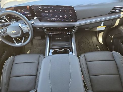 New 2025 Chevrolet Suburban Premier w/ Sun And Tow Package AWD/4WD image 21