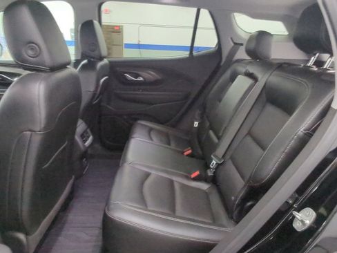 Used 2022 GMC Terrain SLT w/ Tech Package FWD image 30