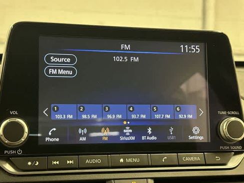 Used 2024 Nissan Altima 2.5 SV FWD image 11