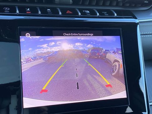 New 2025 Jeep Grand Cherokee Laredo image 11