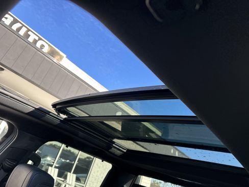 Used 2025 Toyota Tundra Platinum image 10