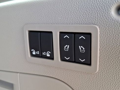 Used 2016 GMC Yukon XL Denali w/ Open Road Package image 37