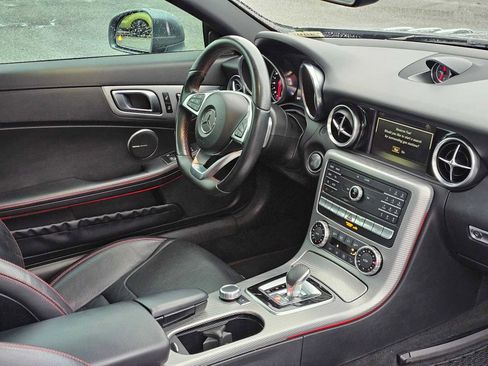 Used 2018 Mercedes-Benz SLC 300 image 10