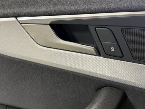 Used 2017 Audi A4 2.0T Premium FWD image 24