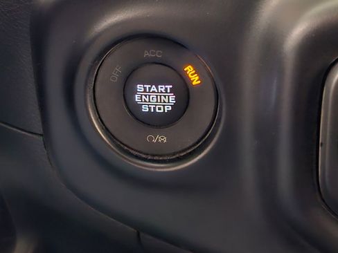Used 2021 Jeep Wrangler Unlimited Sahara w/ Uconnect 4C Nav & Sound Group AWD/4WD image 19