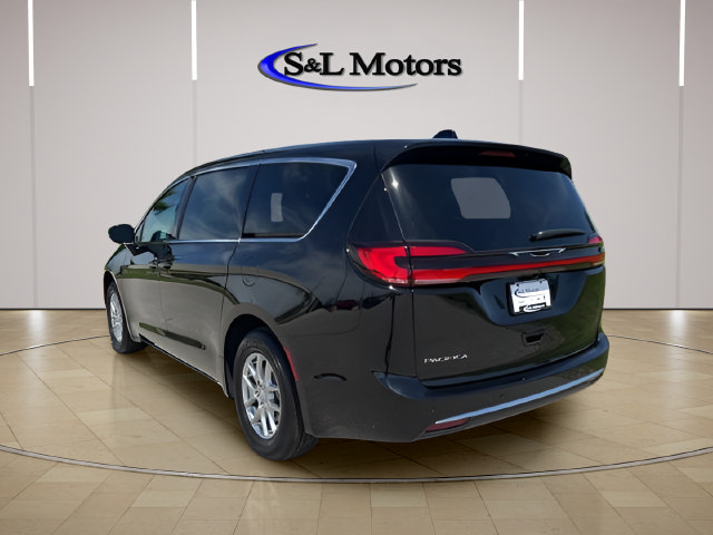 New 2027 Chrysler Pacifica Select FWD image 7