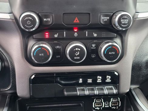 Used 2019 RAM 1500 Big Horn image 25