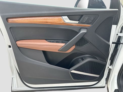 Used 2021 Audi Q5 e Prestige w/ Prestige Package image 22