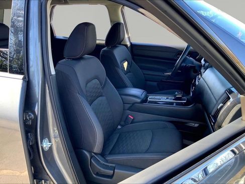 Used 2024 Nissan Pathfinder SV image 20