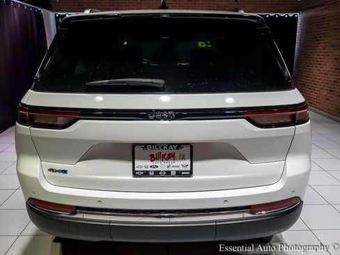 Used 2023 Jeep Grand Cherokee 4WD 4xe w/ MOPAR Finishing Package image 9