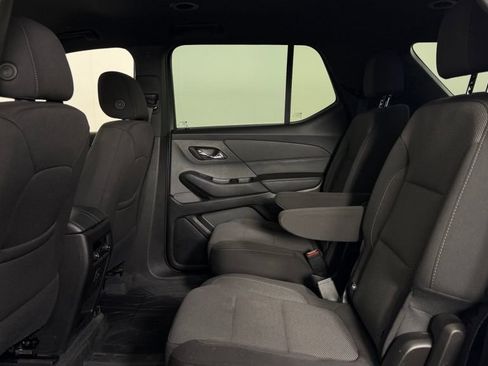 Used 2023 Chevrolet Traverse LT FWD image 28