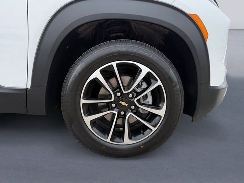 Used 2025 Chevrolet TrailBlazer LT image 9