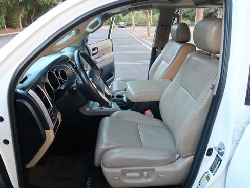 Used 2014 Toyota Sequoia Limited AWD/4WD image 9