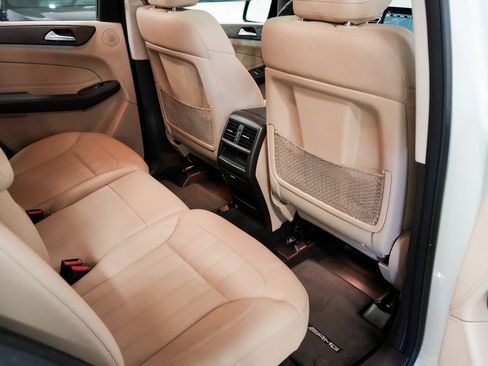 Used 2019 Mercedes-Benz GLE 43 AMG 4MATIC w/ Premium 2 Package image 19