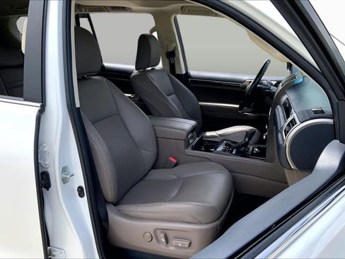 Used 2020 Lexus GX 460 Premium w/ Premium Package AWD/4WD image 16