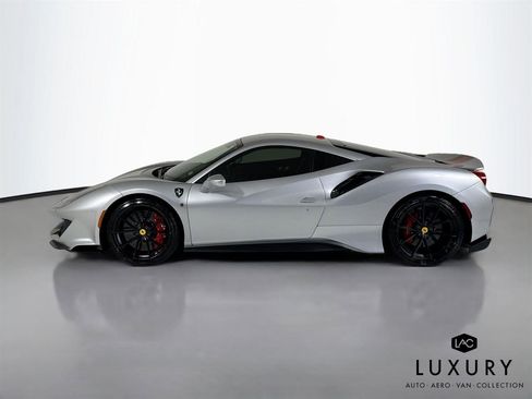 Used 2019 Ferrari 488 Pista Coupe image 9