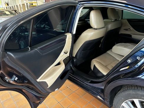 Used 2019 Lexus ES 350 w/ Premium Package FWD image 22
