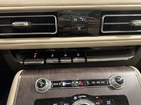 Used 2023 Lincoln Aviator Reserve w/ Equipment Group 201A AWD/4WD image 21