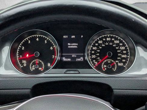 Used 2017 Volkswagen Golf S image 11