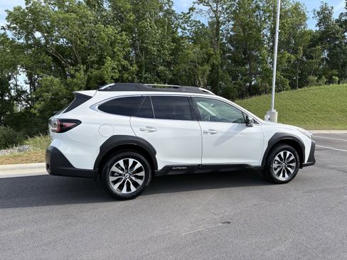 Certified 2024 Subaru Outback Touring AWD/4WD image 8
