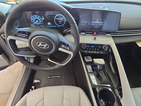 New 2026 Hyundai Elantra Limited FWD image 16